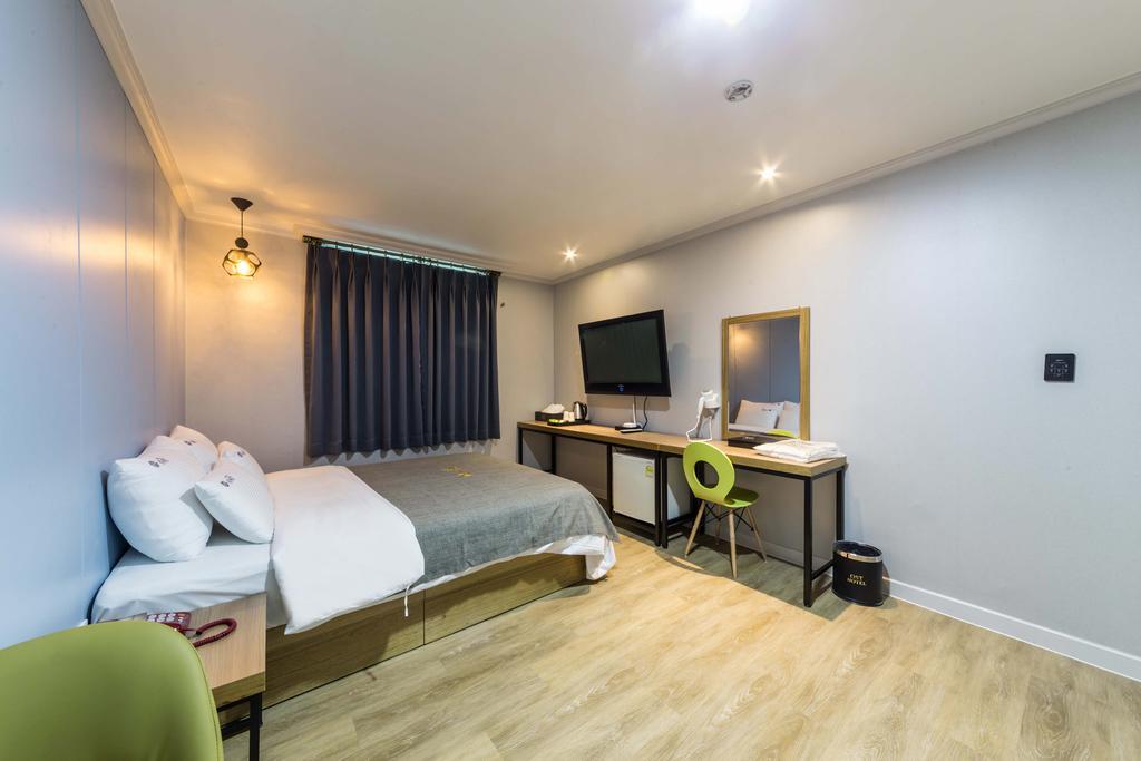 Ost Hotel Chuncheon Ngoại thất bức ảnh