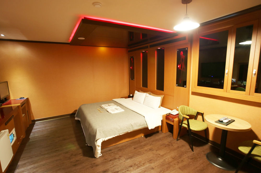 Ost Hotel Chuncheon Ngoại thất bức ảnh