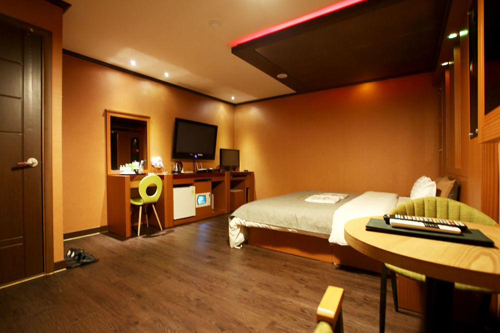 Ost Hotel Chuncheon Ngoại thất bức ảnh